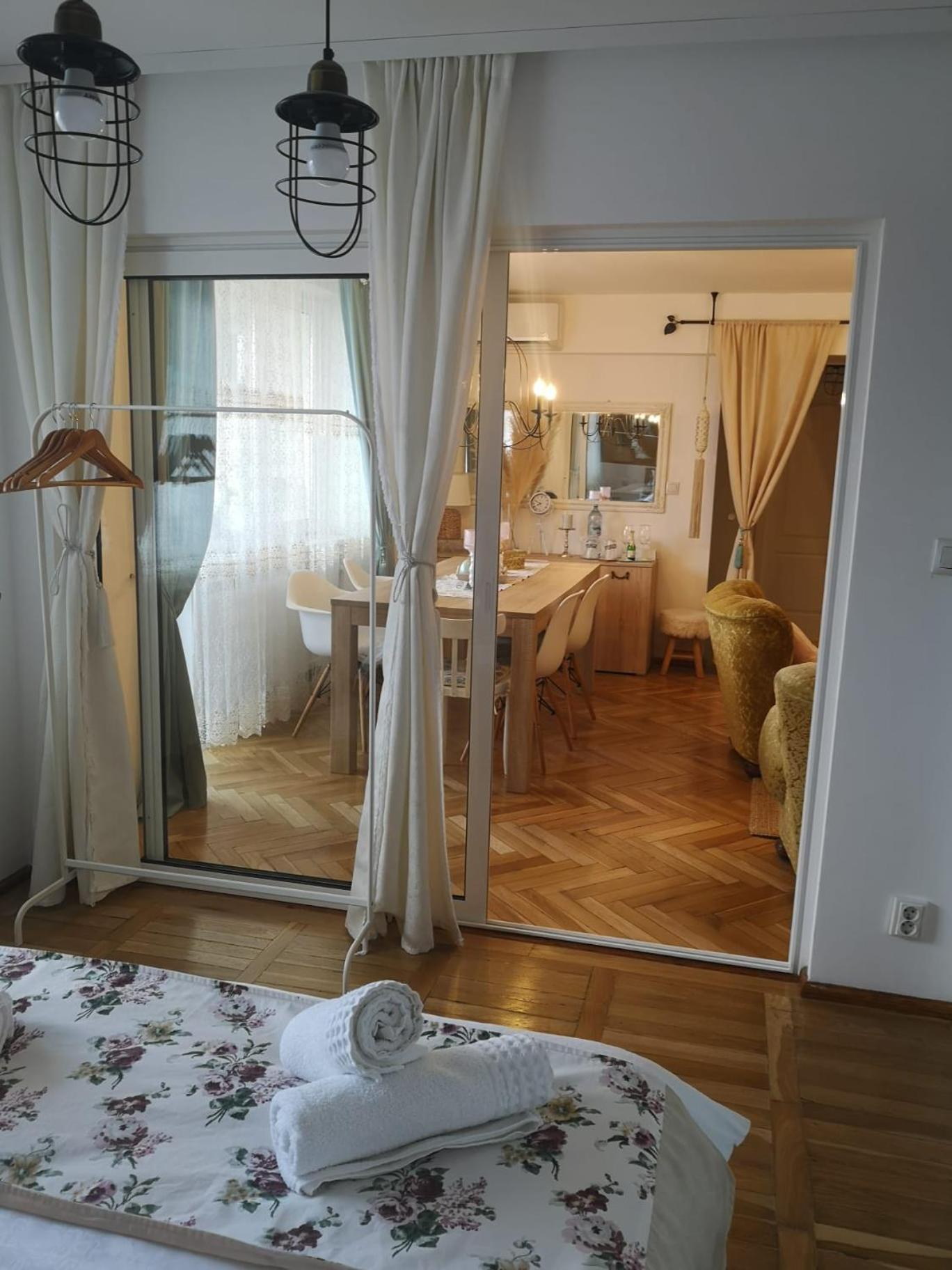 Penthouse Luxury Appartement Resita Buitenkant foto